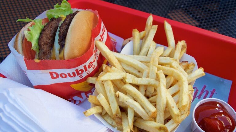 Does anyone deliver in n out